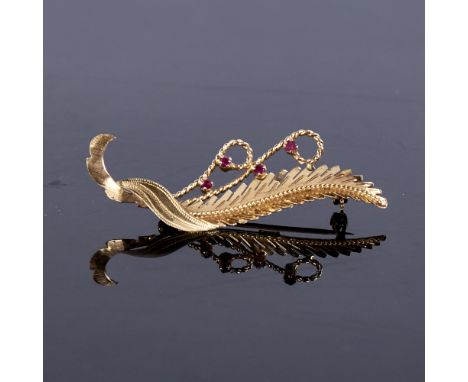 A late 20th century Italian 18ct gold ruby fern brooch, brooch length 56.7mm, 4.7gVery good original condition, no damage or 
