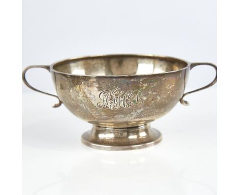 A George VI silver 2-handled pedestal bowl, plain cylindrical form, by Harrison & Hipwood, hallmarks Birmingham 1945, diamete