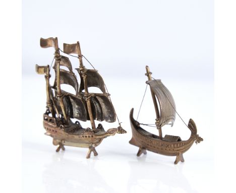 2 modern Continental silver-gilt miniature model ships, largest height 7cm (2)Both in good original condition, no damage or r