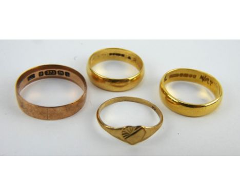 3 gold wedding bands, 22ct, 18ct &amp; 9ct, and a 9ct ladies signet ring. Gross combined weight 9.8 grams. 22ct = 3.4 grams, 