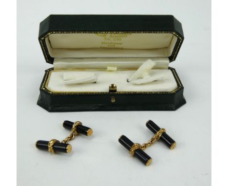 Pair of 9ct gold and black onyx chain link cufflinks in fitted leather box. Gross weight 8.3 grams.