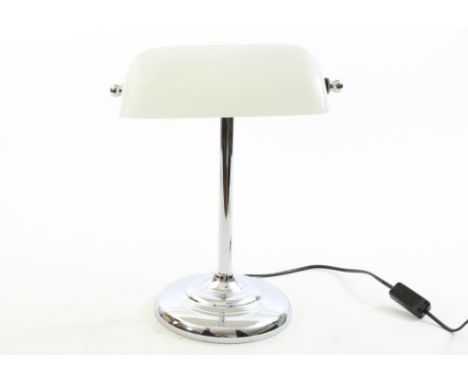 Nortary lamp on chromed base and opaline glass shade, h. 35 cm.Notarislamp op verchroomde voet en opaline kap, h. 35 cm.