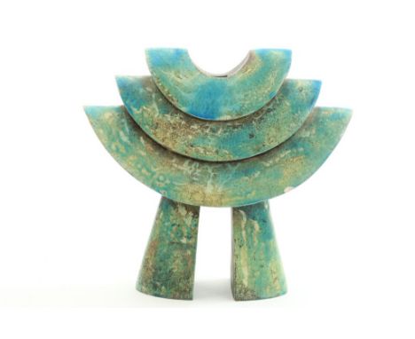 Ceramic, partly glazed sculpture, unclear monochromatic. HvD h. 31, w. 34, d. 10 cm. (edge flake)Keramiek, deels geglazuurde 