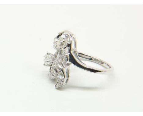 Whitegold ring mounted with old mines cut diamonds tot. 1.01ct.  size 16.5 585/000Witgouden fantasiering bezet met oud/ bolsj