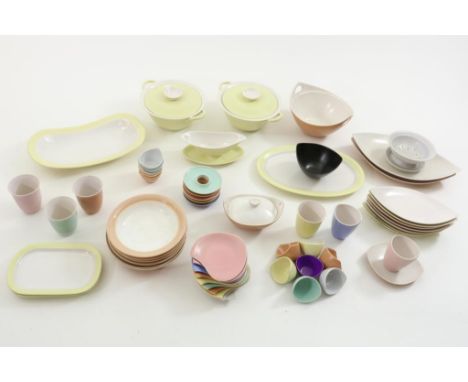 Set of ceramic service parts, div. models. Exc. Driehoek Huizen,  ca. 1952-1960. Div. Dim. Div. Qual.Diverse keramiek servies