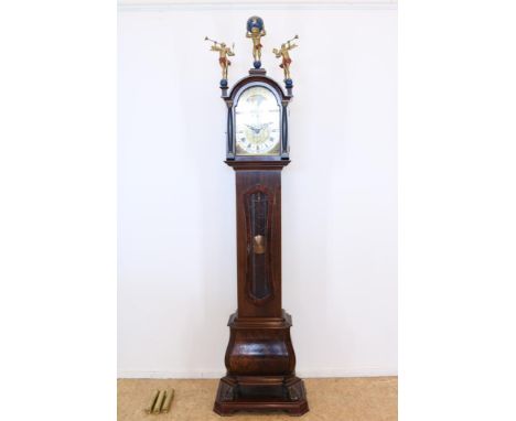 Longcase clock in walnut case with moon indication "Tempus  Fugit", 20th century, h. 225 cm. (without key)Staand horloge in n