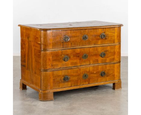 A large. commode with three drawers, Germany, 18th C.Dimensions: (L:68 x W:121 x H:84 cm)