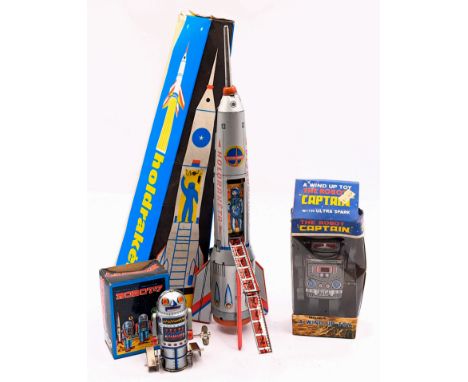 Tinplate Space Trio including: (1) Yone The Robot Captain, within Fair Plus box; (2) Re-issue Robot-7, within Good Plus box; 