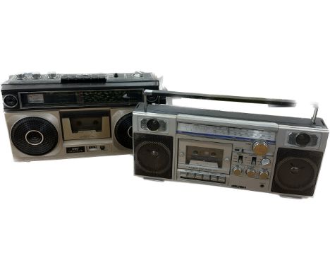2 vintage ghetto blaster, untested