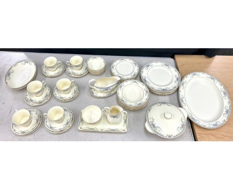 Royal Doulton the romance collection Juliet part dinner and tea service