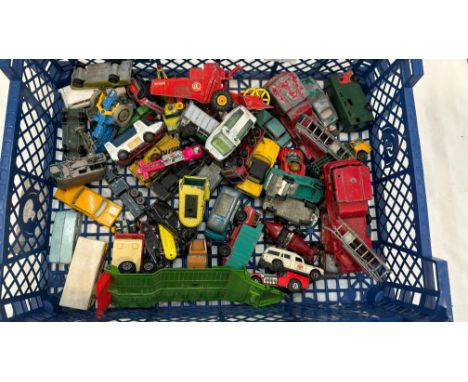 Quantity of vintage of die cast cars
