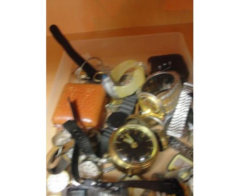 A quantity of gentlemens' vintage wristwatches