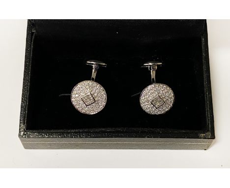 18CT GOLD CUFFLINKS 11.8 GRAMS APPROX WITH DIAMONDS