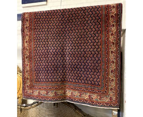 FINE NORTH WEST PERSIAN MAHAL RUG 195CMS X 138CMS
