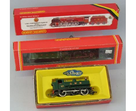Hornby Railways 00 gauge, Class B17/4 4-6-0 locomotive "Arsenal" no 2848, a Duchess Class 4-6-2 locomotive "Duchess of Suther