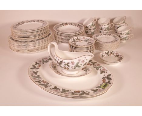 A LARGE WEDGWOOD STRAWBERRY HILL PATTERN PART DINNER AND TEA SERVICE
