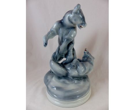 Tsolnay Hungarian ceramic of two fighting bears in blue/grey colourway. H: 30 cm