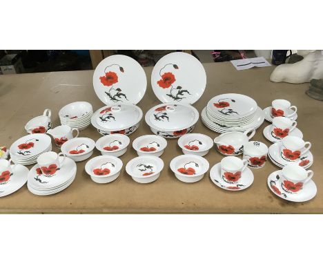 A Susie Cooper 'Cornpoppy' pattern dinner and tea service