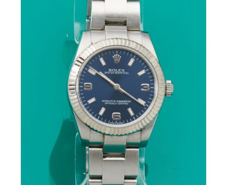 ROLEX-Armbanduhr MidsizeFa. Rolex, Schweiz. Modell: Oyster Perpetual. Edelstahl, gestemp. Gewicht: 92,6 g. Auf dem Zifferblat