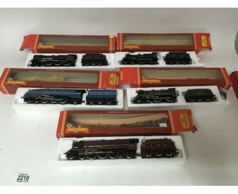 Included are 5 boxed hornby o gauge locomotives with tenders.