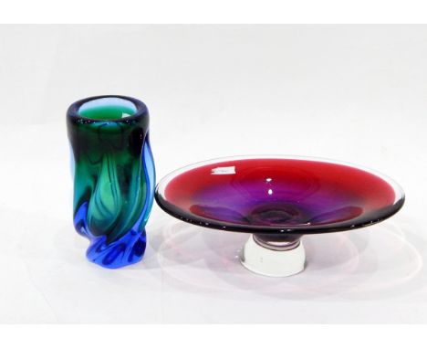 Webb amethyst glass bowl of squat circular form with air bubble decoration, with etched signature to base, 22cm diameter, a s
