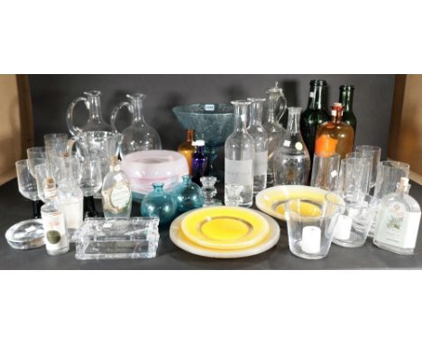 A quantity of mostly modern glassware (qty)To include vases, drinking vessels, plates and bowls