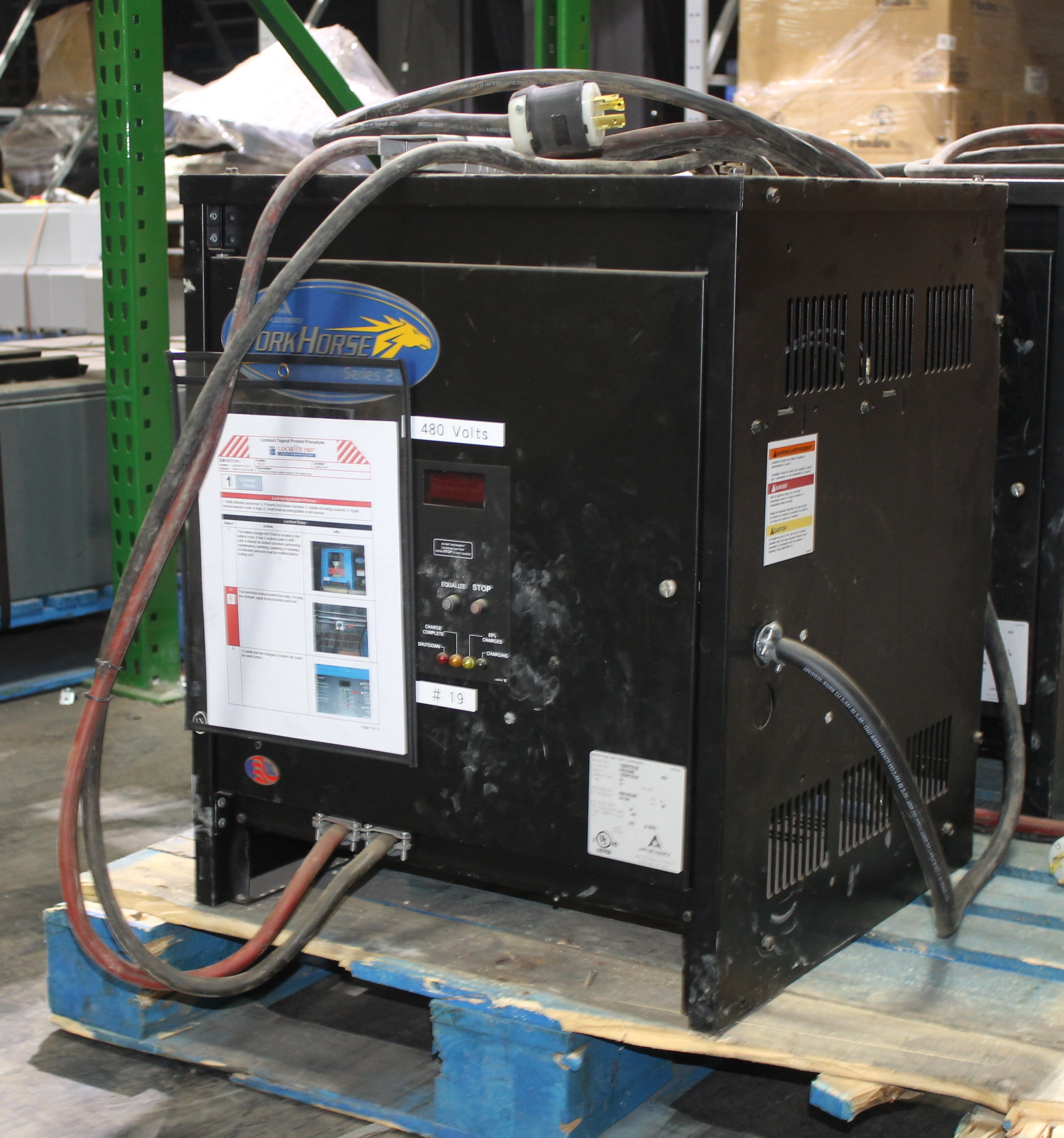 INDUSTRIAL 24 VOLT FORKLIFT / PALLET TRUCK BATTERY CHARGER, MODEL 12R0875E3D VOLTS 208/240/