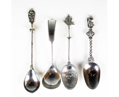 A collection of four continental silver spoons and ladle, of various designs, total weight of silver 226gms, 7.27ozs 