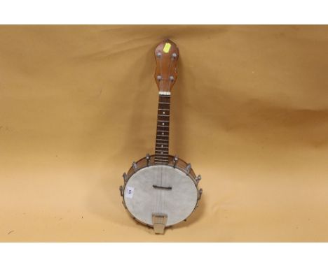 A VINTAGE BANJOLELE