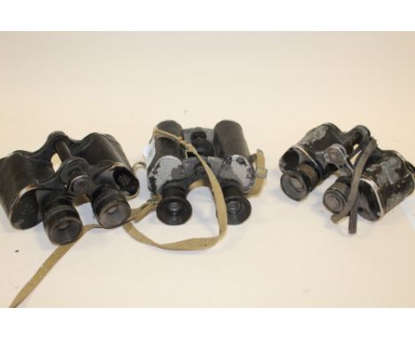 THREE PAIRS OF VINTAGE BINOCULARS TO INCLUDE E. LEITZ, STEINHEIL AND BUSCH