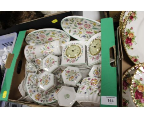 A SMALL TRAY OF MINTON HADDON HALL CERAMICS TO INCLUDE A CLOCK