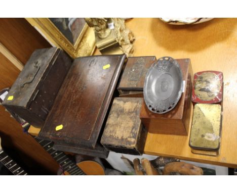 A COLLECTION OF WOODEN TRINKET BOXES TOGETHER WITH TWO VINTAGE TINS ETC (8)