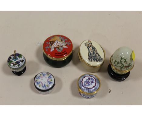 TWO WEDGWOOD ENAMEL PILL BOXES, TOGETHER WITH A LIMOGES EXAMPLE, ETC. (6)