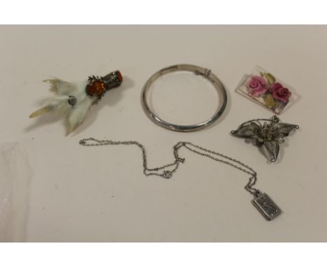 A BAG OF SILVER AND WHITE METAL TO INCLUDE A BANGLE