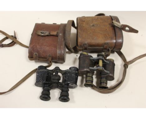 TWO VINTAGE CASED PAIRS OF BINOCULARS TO INCLUDE A PAIR OF HENSOLDT WETZLAR BINOCULARS 