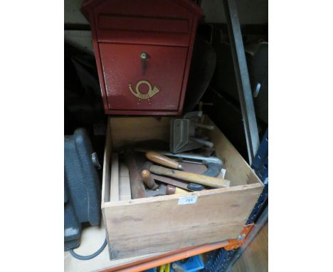 A MODERN METAL POSTBOX TOGETHER WITH A BOX OF HAND TOOLS 