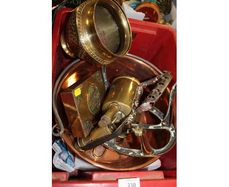 A SMALL BOX OF METALWARE TO INCLUDE A COPPER JAM PAN, BLOW LAMP, TRIVET STAND ETC.