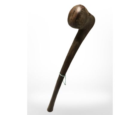 A reproduction hardwood knobkerrie, length 44 cm.