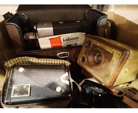 Twelve assorted vintage cameras to include Kobena 321 Super 8 film camera. Not available for in-house P&amp;P 