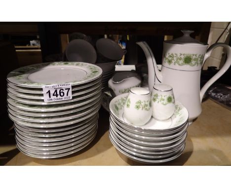 Large Greendale tea service (25). Not available for in-house P&amp;P 
