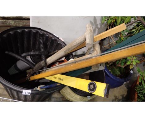 Dust bin of tools, pipe benders etc, not including  bin. Not available for in-house P&amp;P 