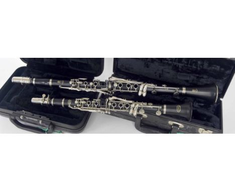 Yamaha 250 clarinet,&nbsp;ser. no. 105923, mouthpiece, case; also a Vito clarinet, ser. no. 01949, mouthpiece, case (2) 