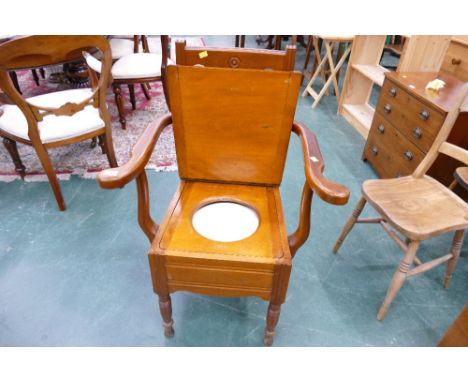 Single commode chair 