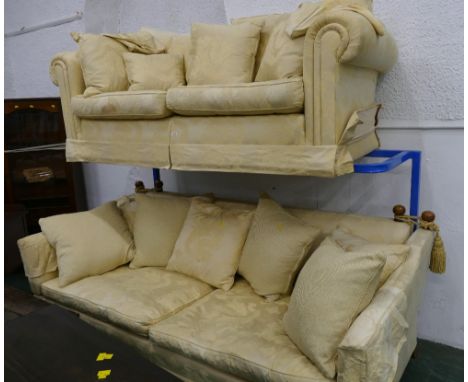 Modern two seater settee in yellow cream effect embossed fabric, height 78 cm, width 200 cm, depth 94 cm and a similar uphols