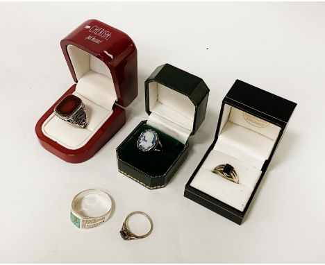 QTY OF SILVER RINGS INCL. CARNELIAN RING