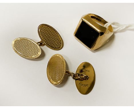 9 CARAT GOLD SIGNET RING TOGETHER WITH A PAIR OF 18 CARAT GOLD CUFFLINKS - 14.6 GRAMS APPROX
