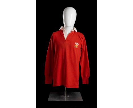 JPR WILLIAMS | WALES | 1979Traditional Wales International Rugby Union match-worn jersey in red with white collar, embroidere
