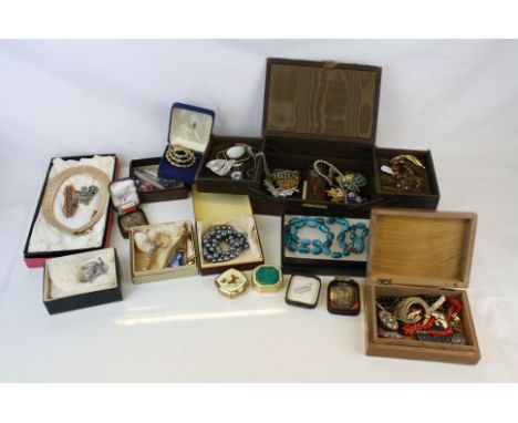 A box of mainly vintage costume jewellery to include a fully hallmarked sterling silver graduated albert chain and two polish