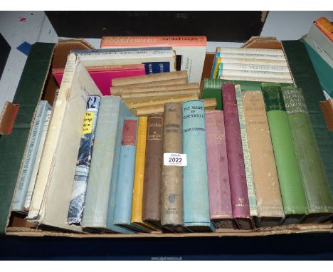A box of hardback books to include The Ascent of Everest by John Hunt, Annapurna by Maurice Herzog, Walking in The Alps by Wa