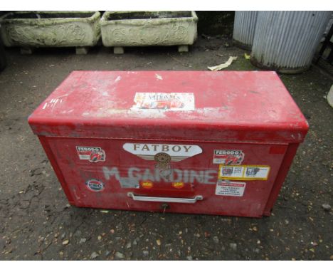 Metal tool chest with tools to include Snap-on and Hilka spanners and socket sets&nbsp;